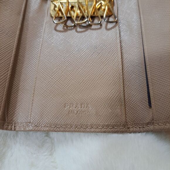 Authentic Prada Saffino Ribbon Leather 6 Key ring case - Picture 4 of 14